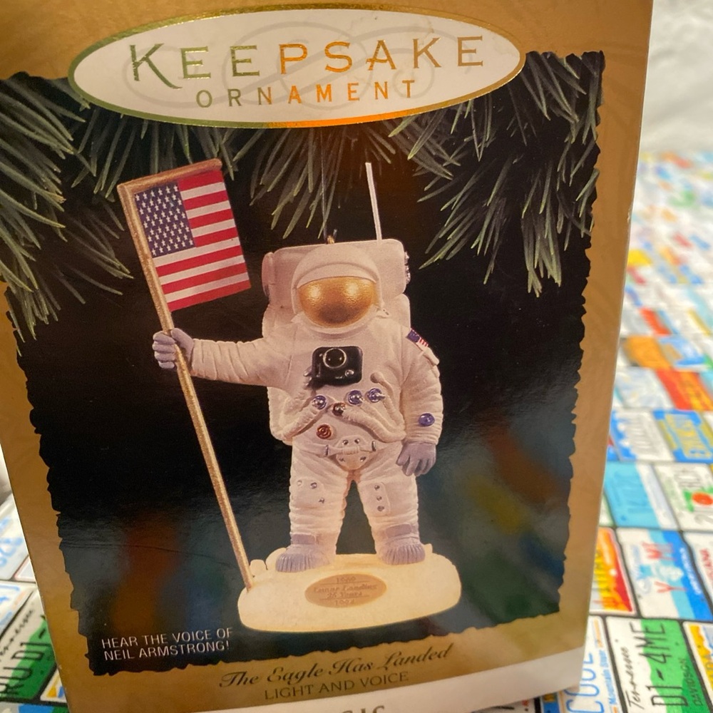 Hallmark 1994 The Eagle Has Landed Keepsake Ornament Magic Light Sound& voice